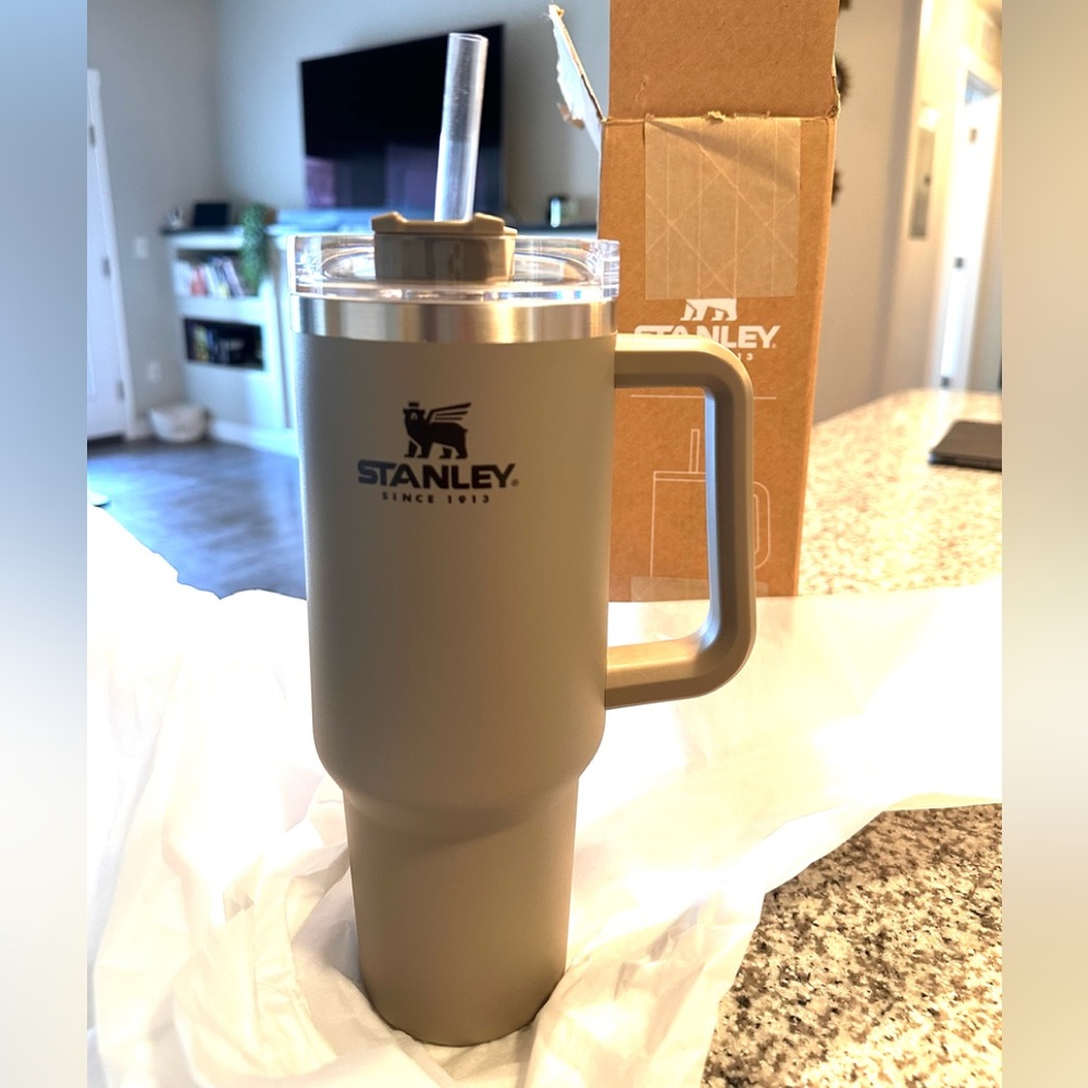 Stanley 40 oz color SILT🤎